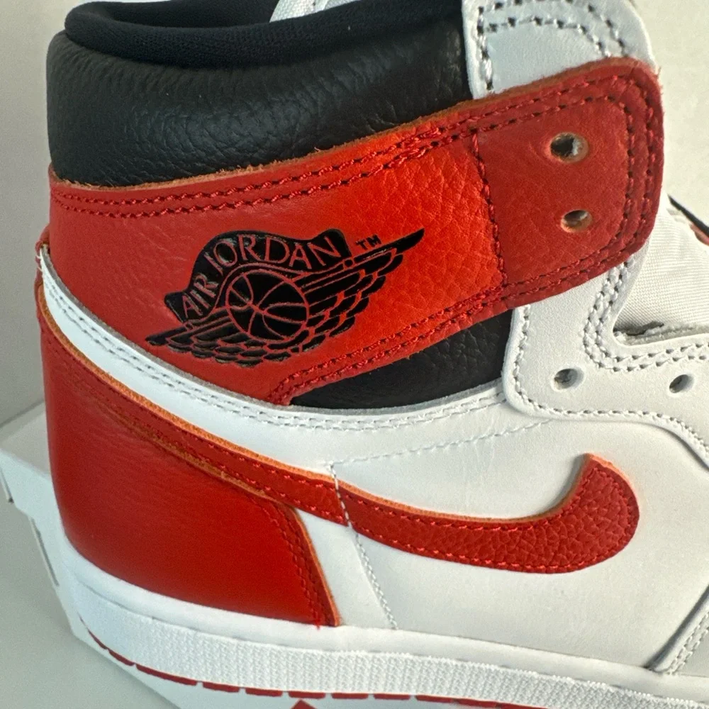 Nike Jordan 1 Retro OG white / University Red and black size 9 brand new w/ box - Picture 2 of 8